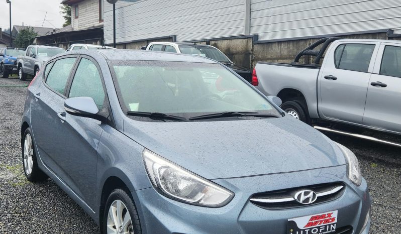 Hyundai Accent — foto 3 de 18