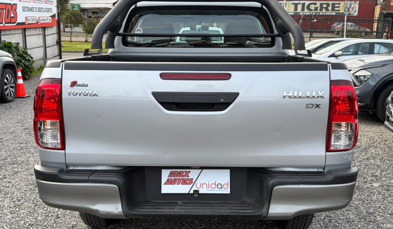 
								TOYOTA HILUX DX 2.4 MT 4X4 full									