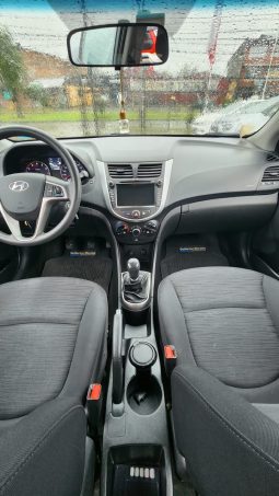 
										HYUNDAI ACCENT 1.4 AÑO 2018 full									