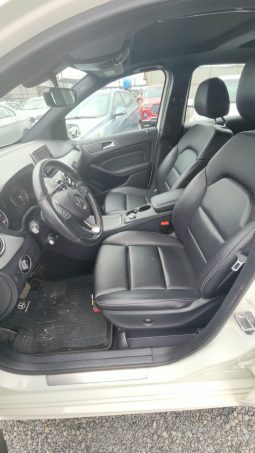 
										MERCEDES BENZ B200 HB 1.6 AUT full									