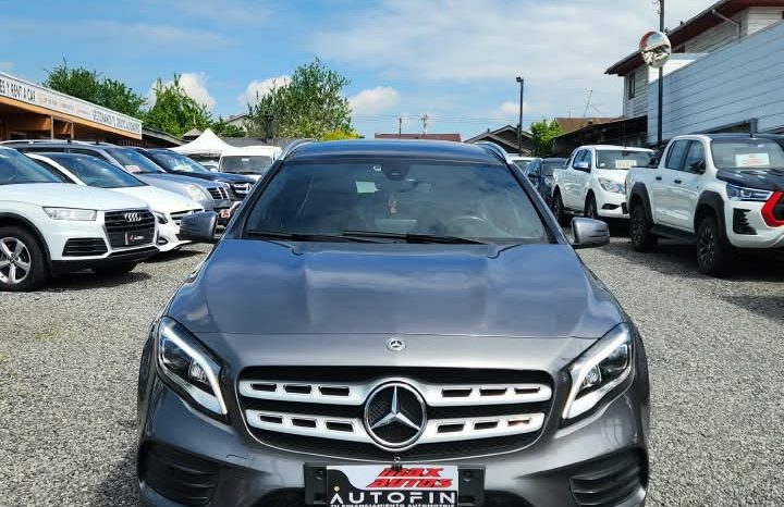
								MERCEDES BENZ GLA 220D 4MATIC full									