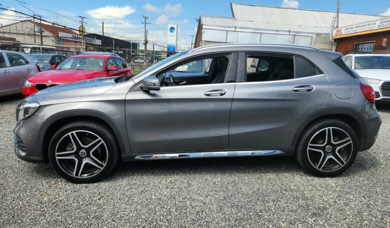
								MERCEDES BENZ GLA 220D 4MATIC full									