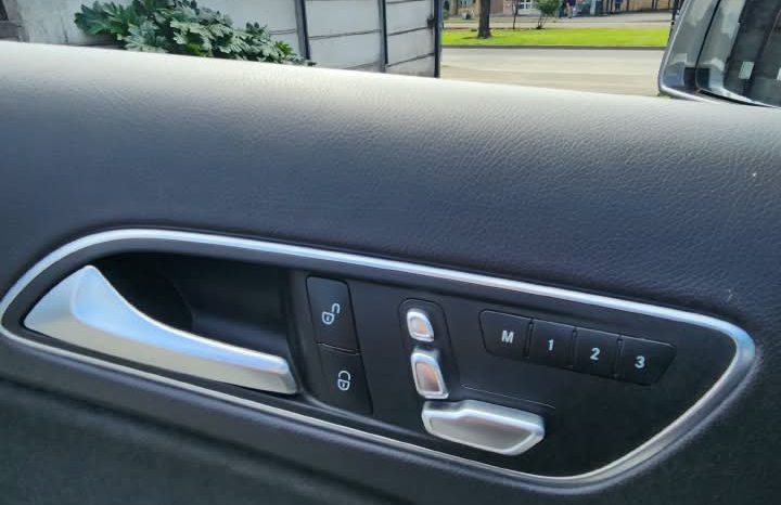 
								MERCEDES BENZ GLA 220D 4MATIC full									