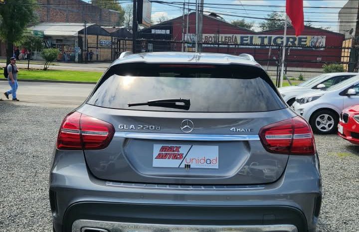 
								MERCEDES BENZ GLA 220D 4MATIC full									