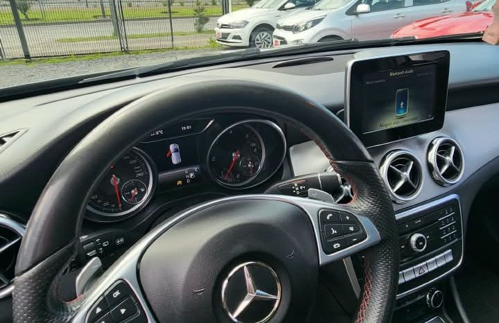 
								MERCEDES BENZ GLA 220D 4MATIC full									