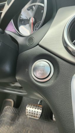 
										MERCEDES BENZ GLA 220D 4MATIC full									