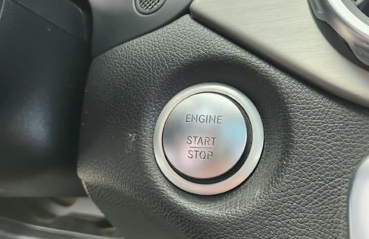 
								MERCEDES BENZ GLA 220D 4MATIC full									