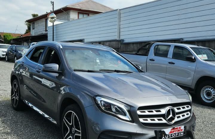 
								MERCEDES BENZ GLA 220D 4MATIC full									