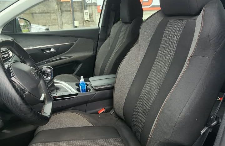 
								PEUGEOT 3008 1.5 BLUE HDI 2021 MECANICO full									