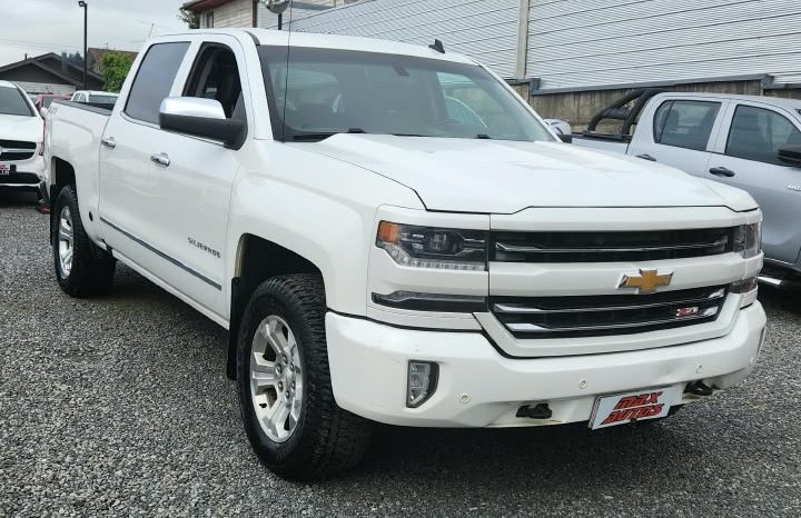 
								CHEVROLET SILVERADO LTZ 5.3 L 4X4 full									