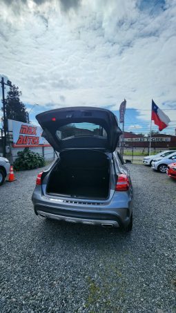
										MERCEDES BENZ GLA 220D 4MATIC full									