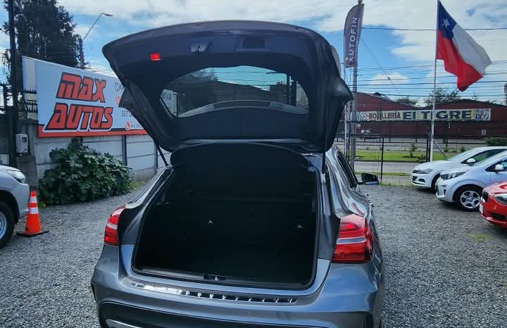 
								MERCEDES BENZ GLA 220D 4MATIC full									